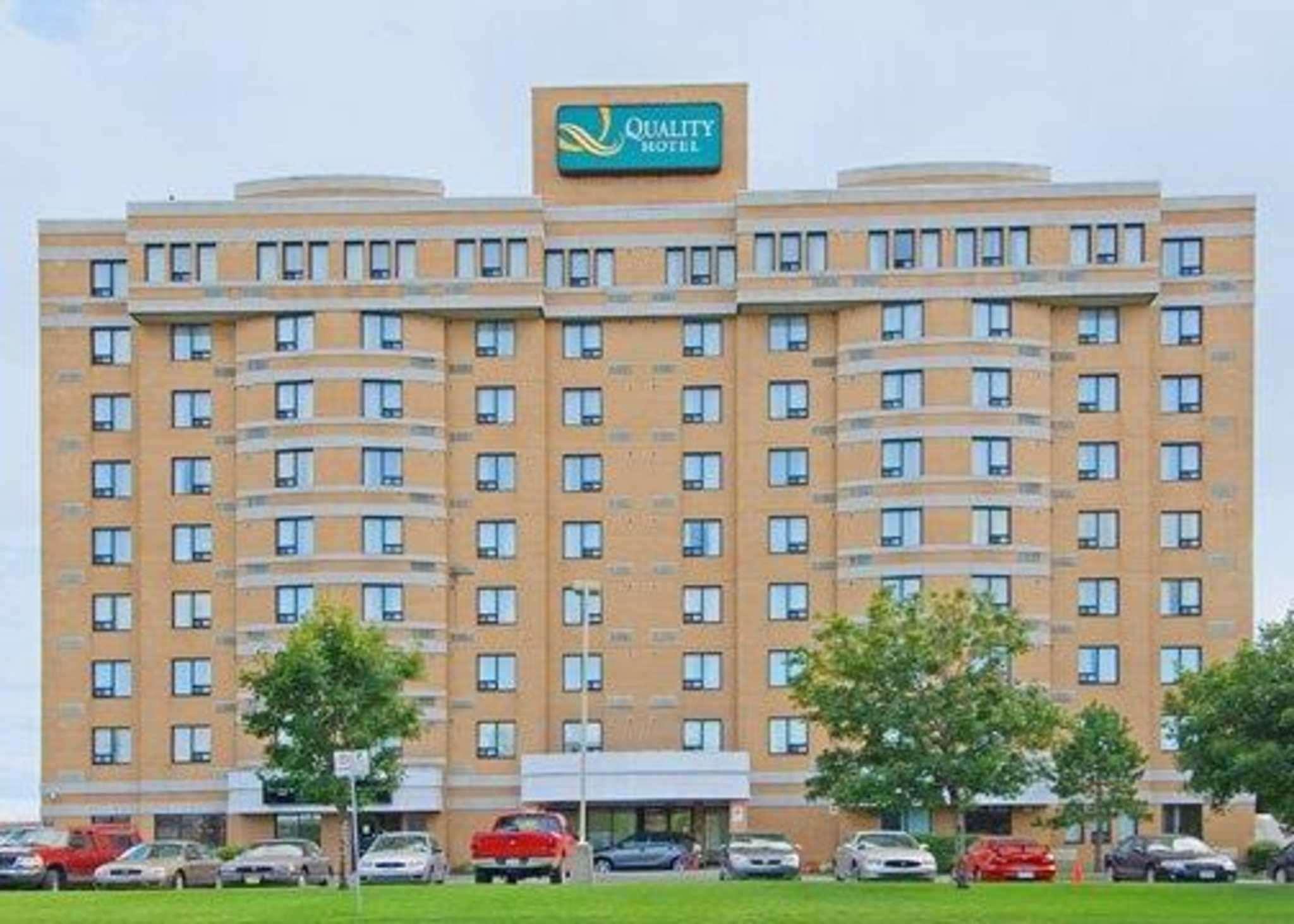 Quality Inn And Suites Montreal East Exterior foto